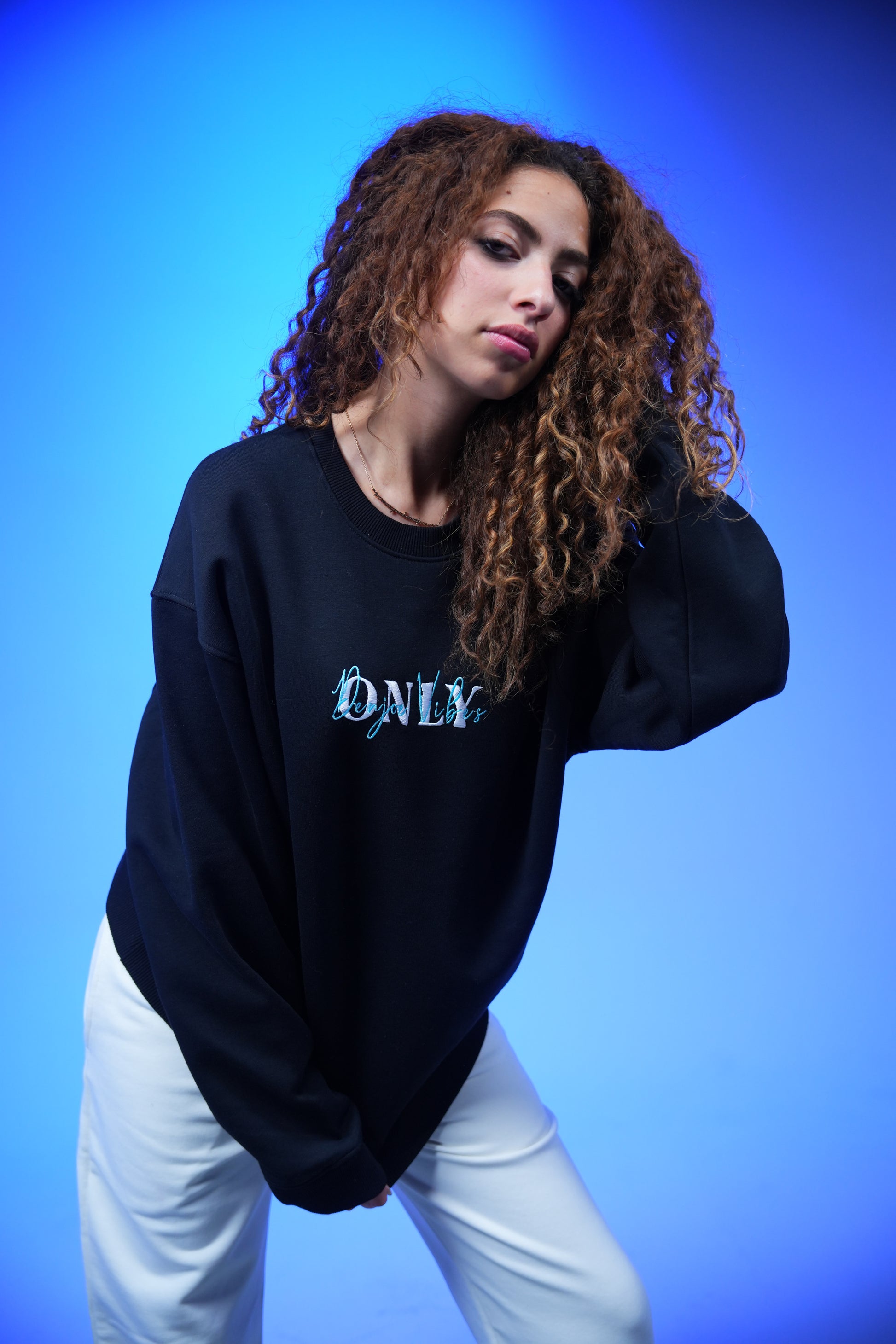 “ONLY” Embroidery Oversized Crewneck Sweatshirt Black - Denjoe