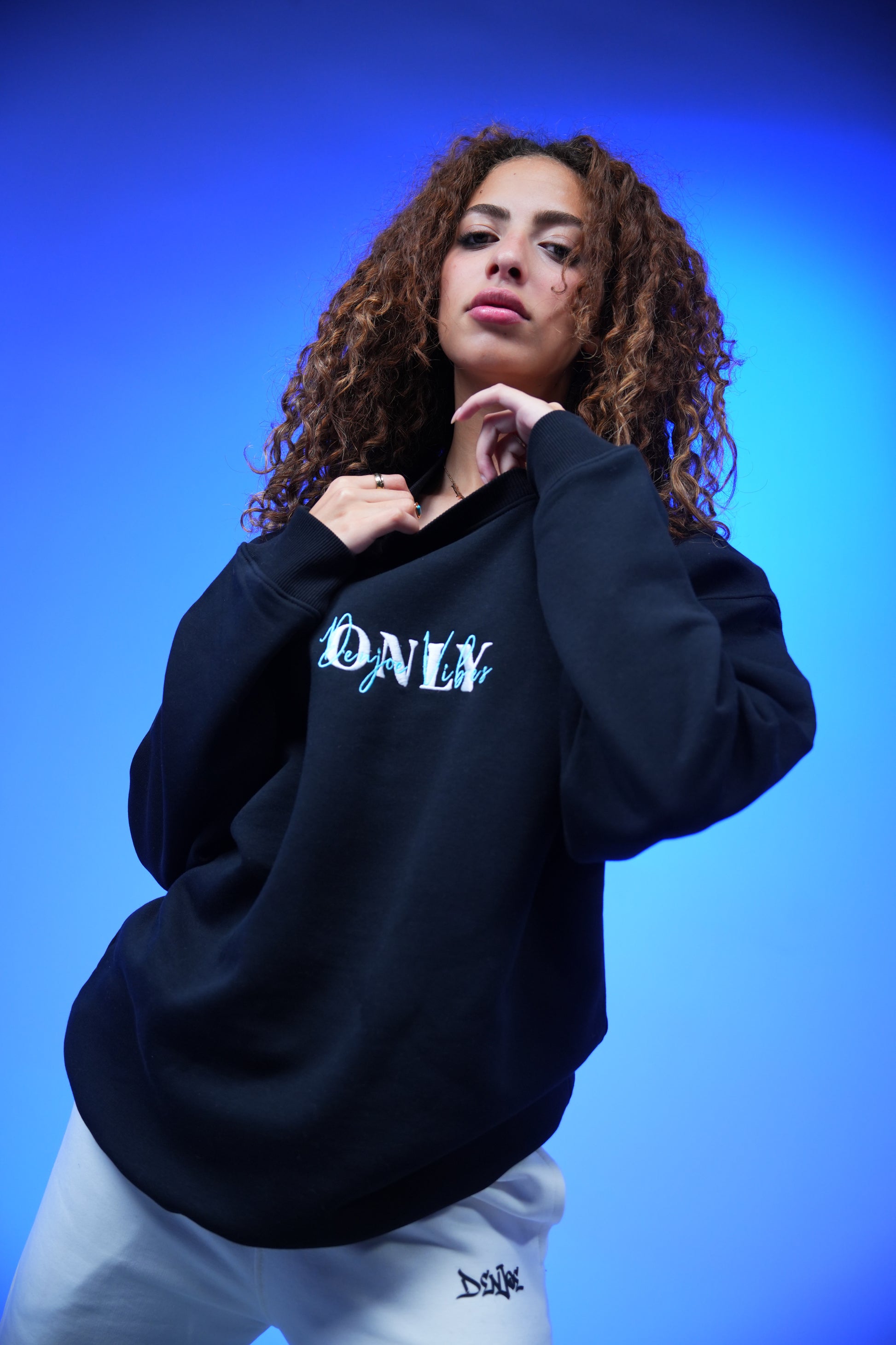 “ONLY” Embroidery Oversized Crewneck Sweatshirt Black - Denjoe