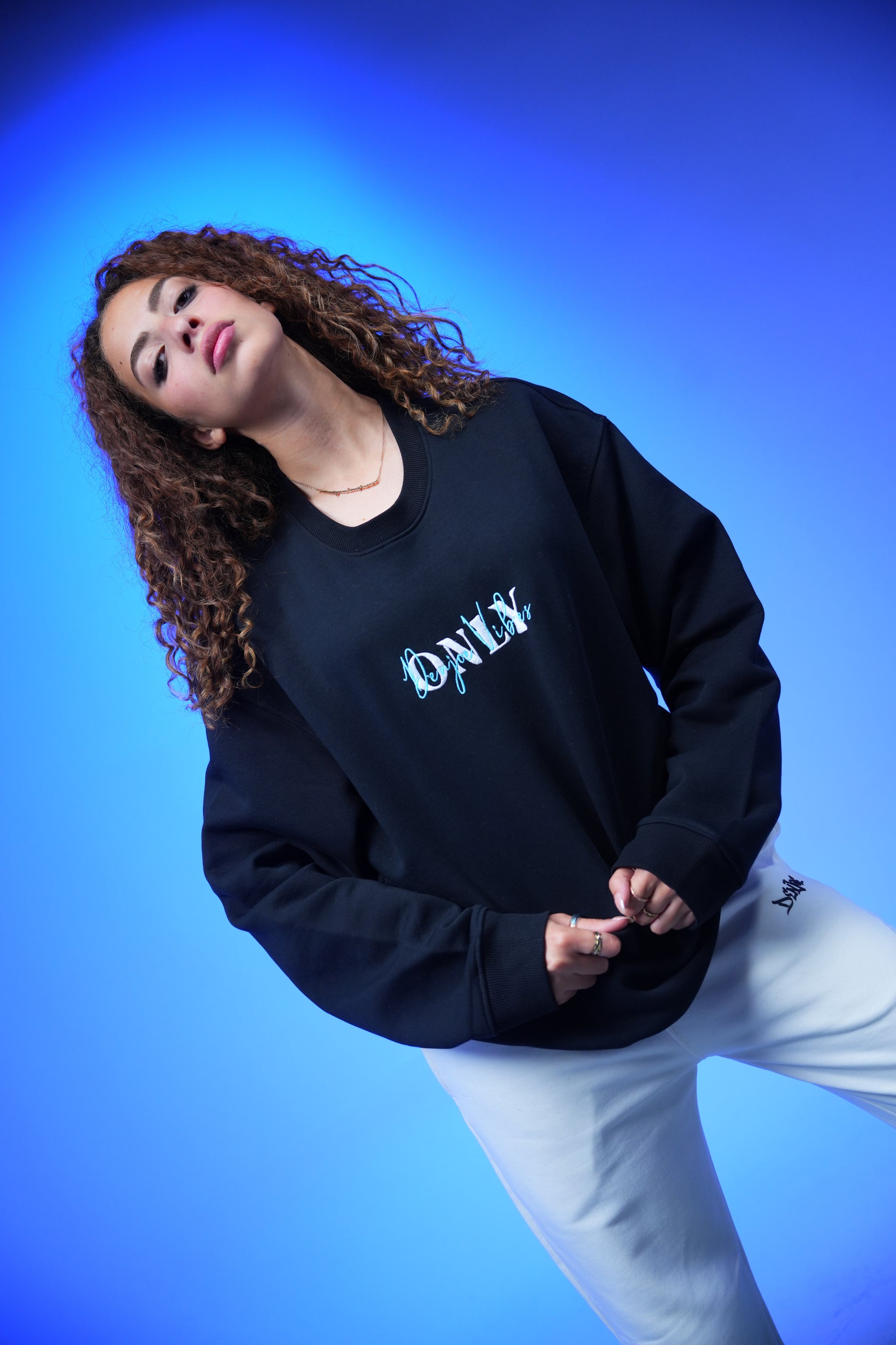 “ONLY” Embroidery Oversized Crewneck Sweatshirt Black - Denjoe