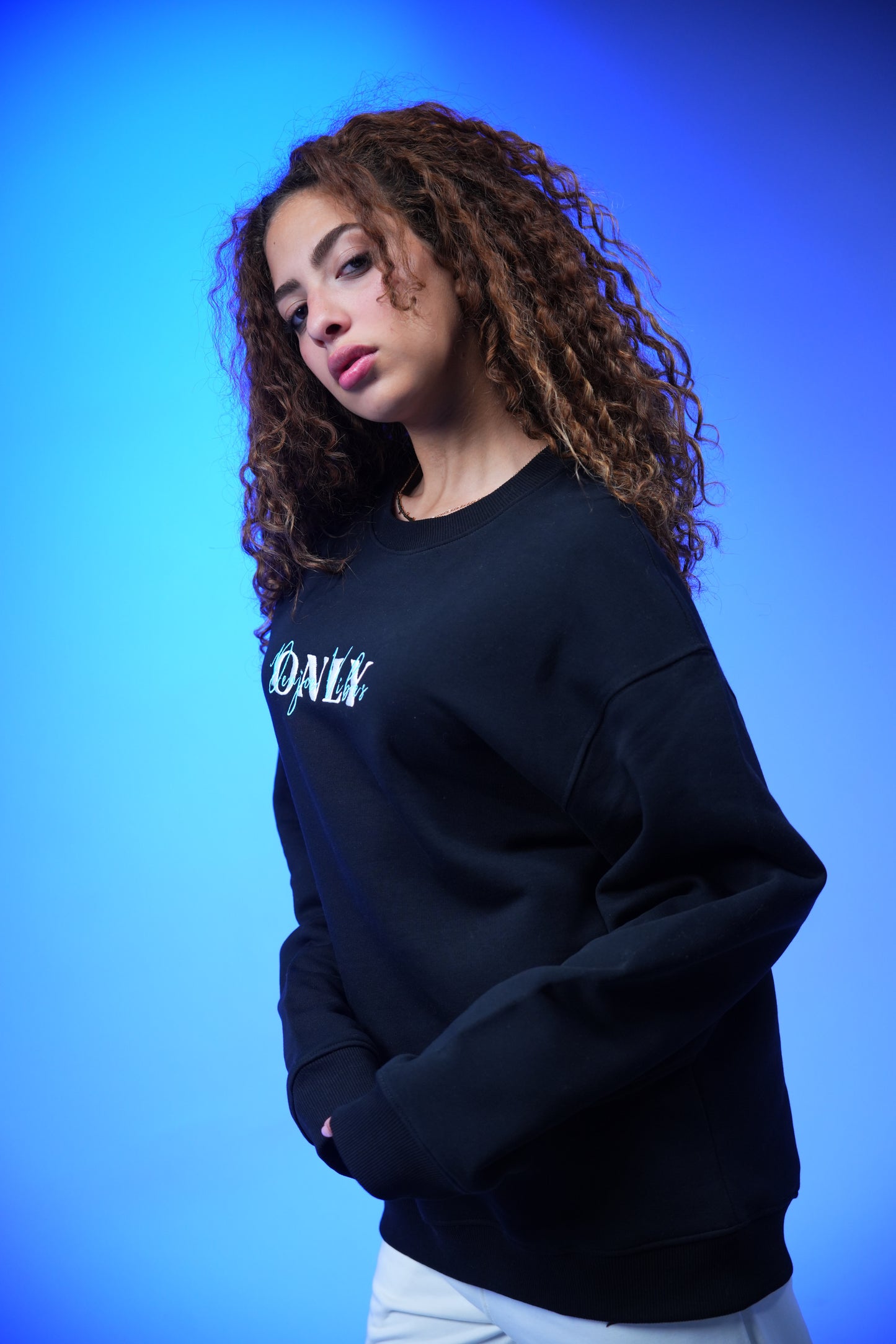 “ONLY” Embroidery Oversized Crewneck Sweatshirt Black - Denjoe
