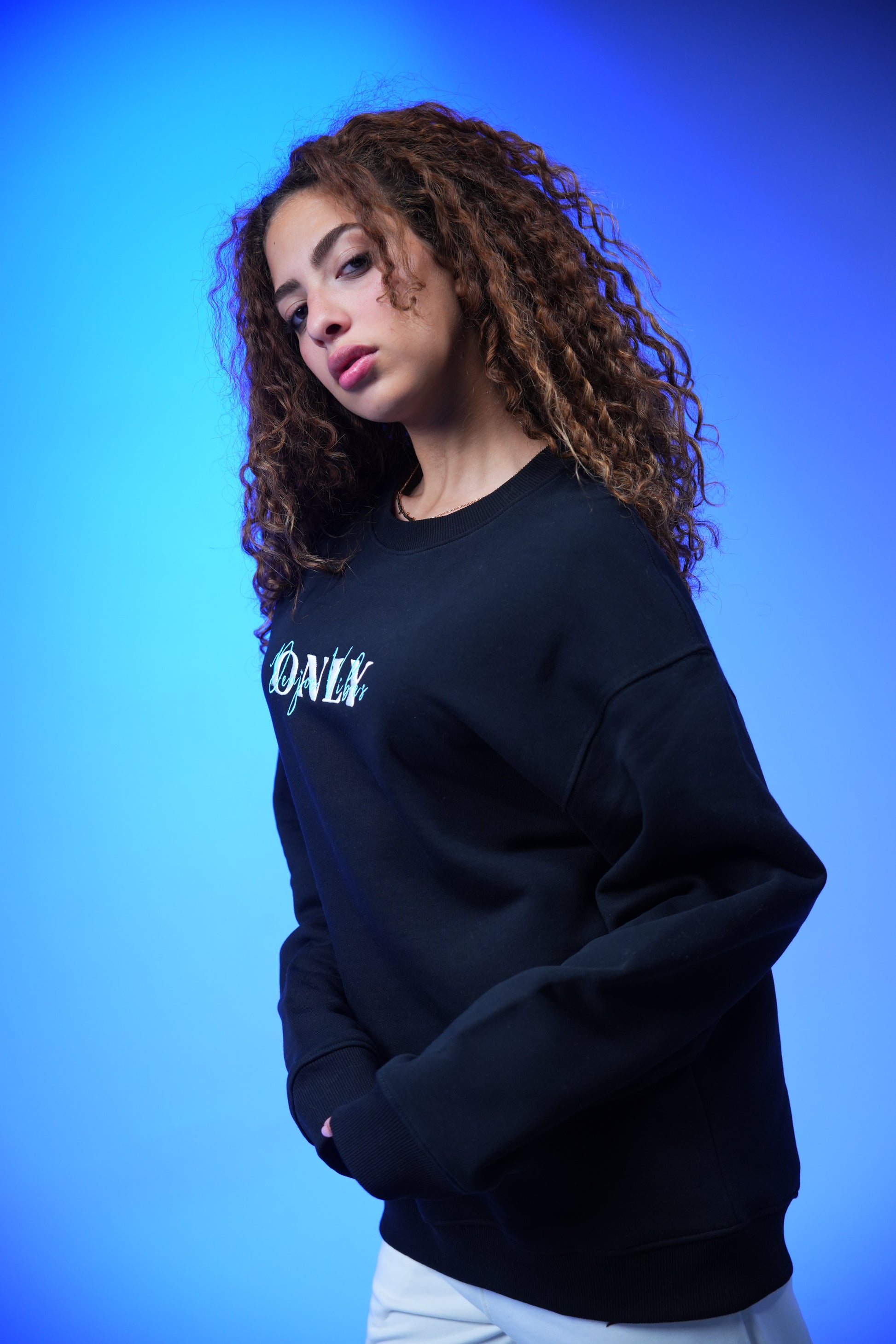 “ONLY” Embroidery Oversized Crewneck Sweatshirt Black - Denjoe