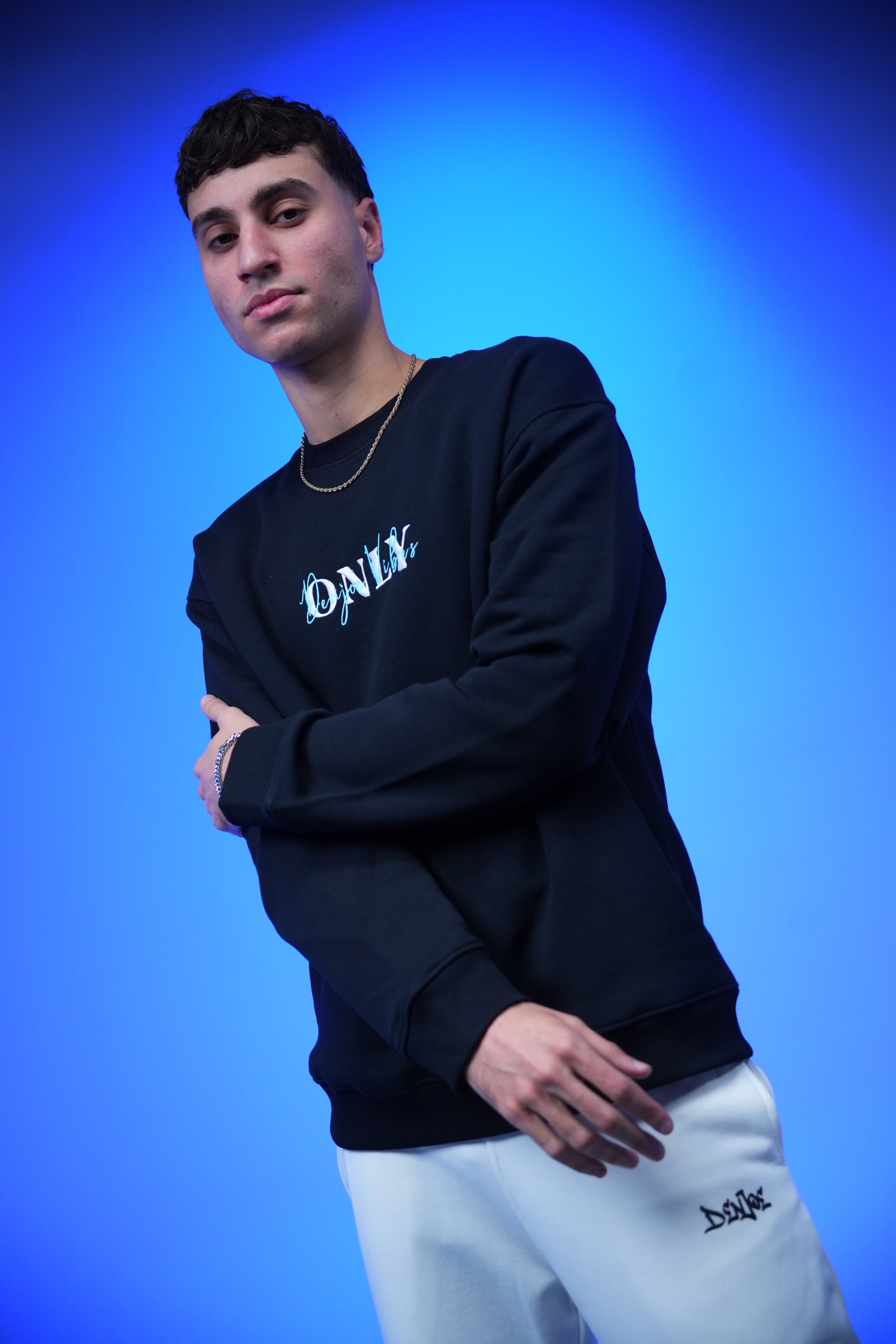 “ONLY” Embroidery Oversized Crewneck Sweatshirt Black - Denjoe