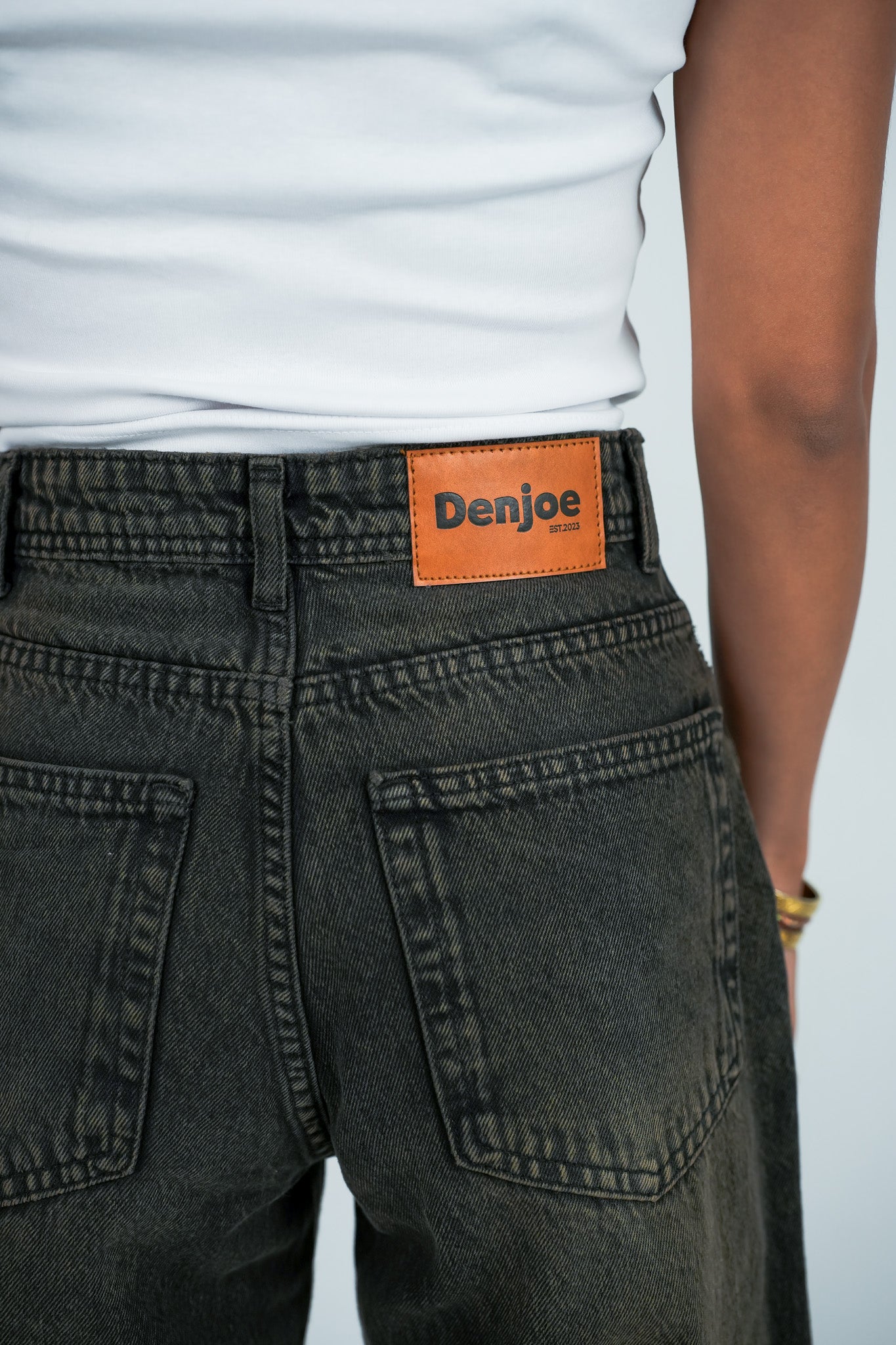 Relaxed Jeans Regular Waist - Washed Brown