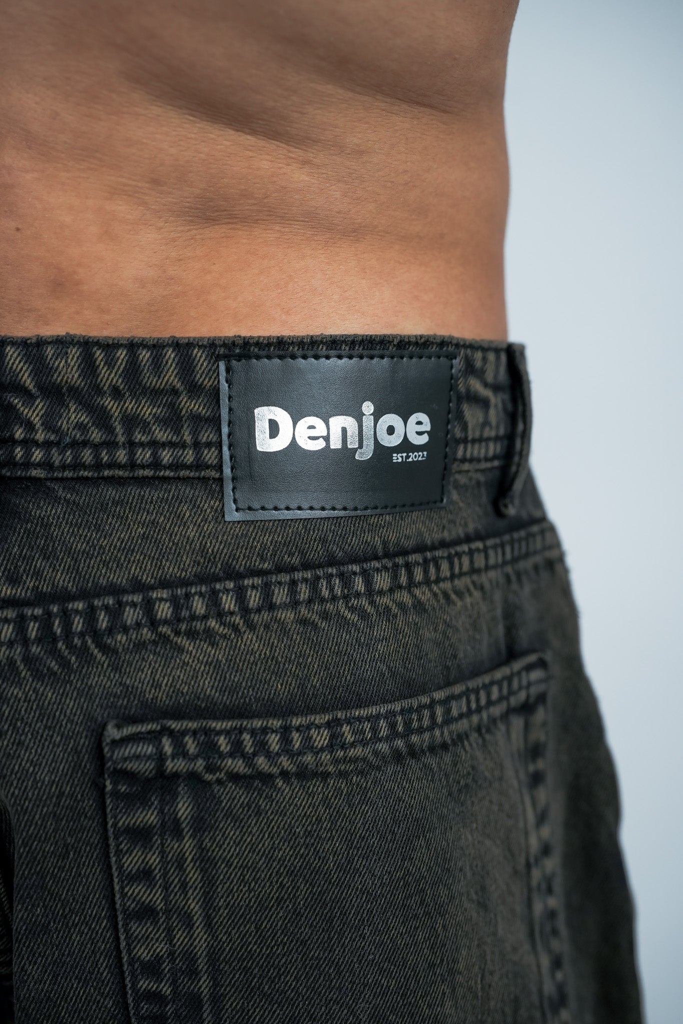 Relaxed Jeans Regular Waist - Washed Brown