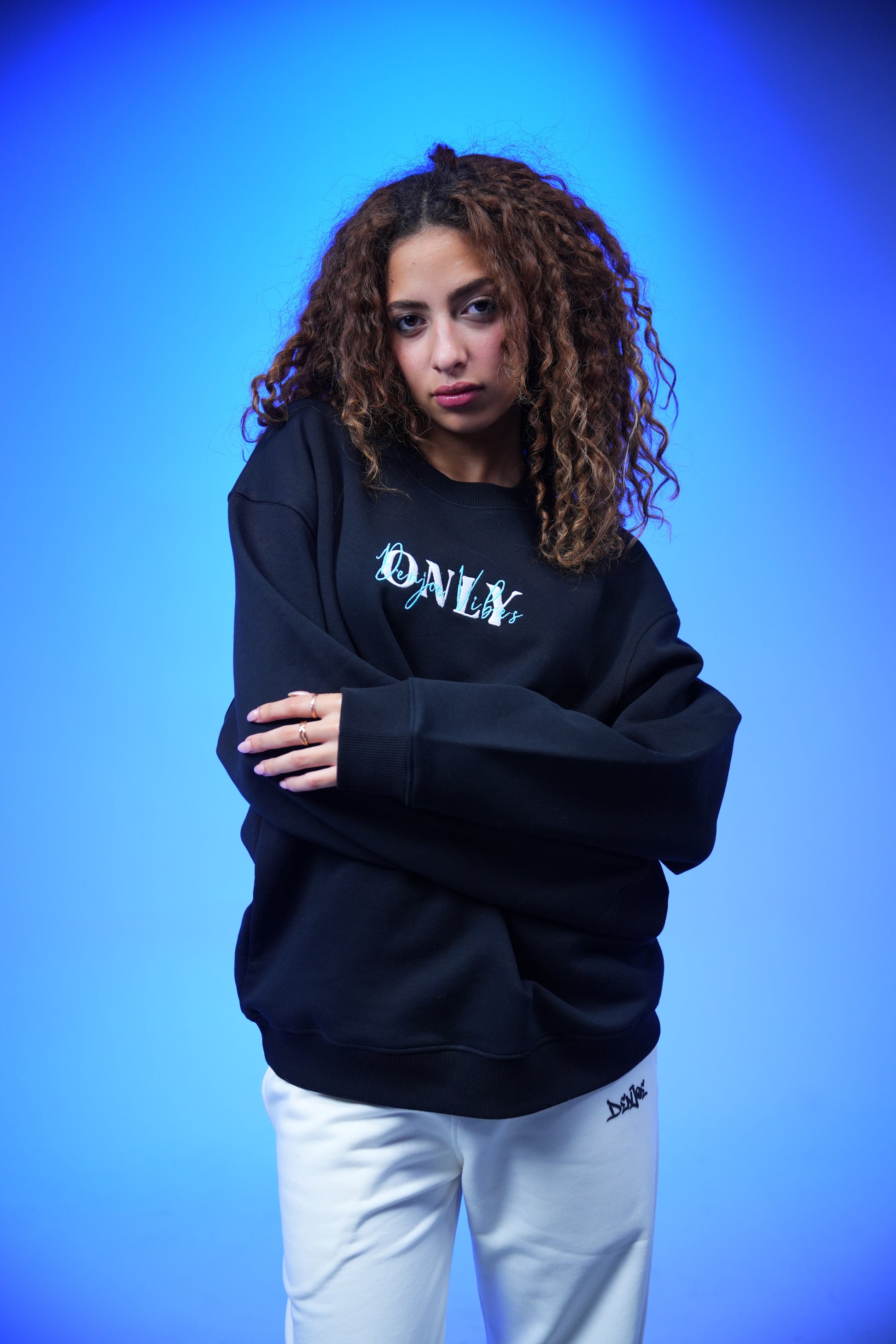 “ONLY” Embroidery Oversized Crewneck Sweatshirt Black - Denjoe