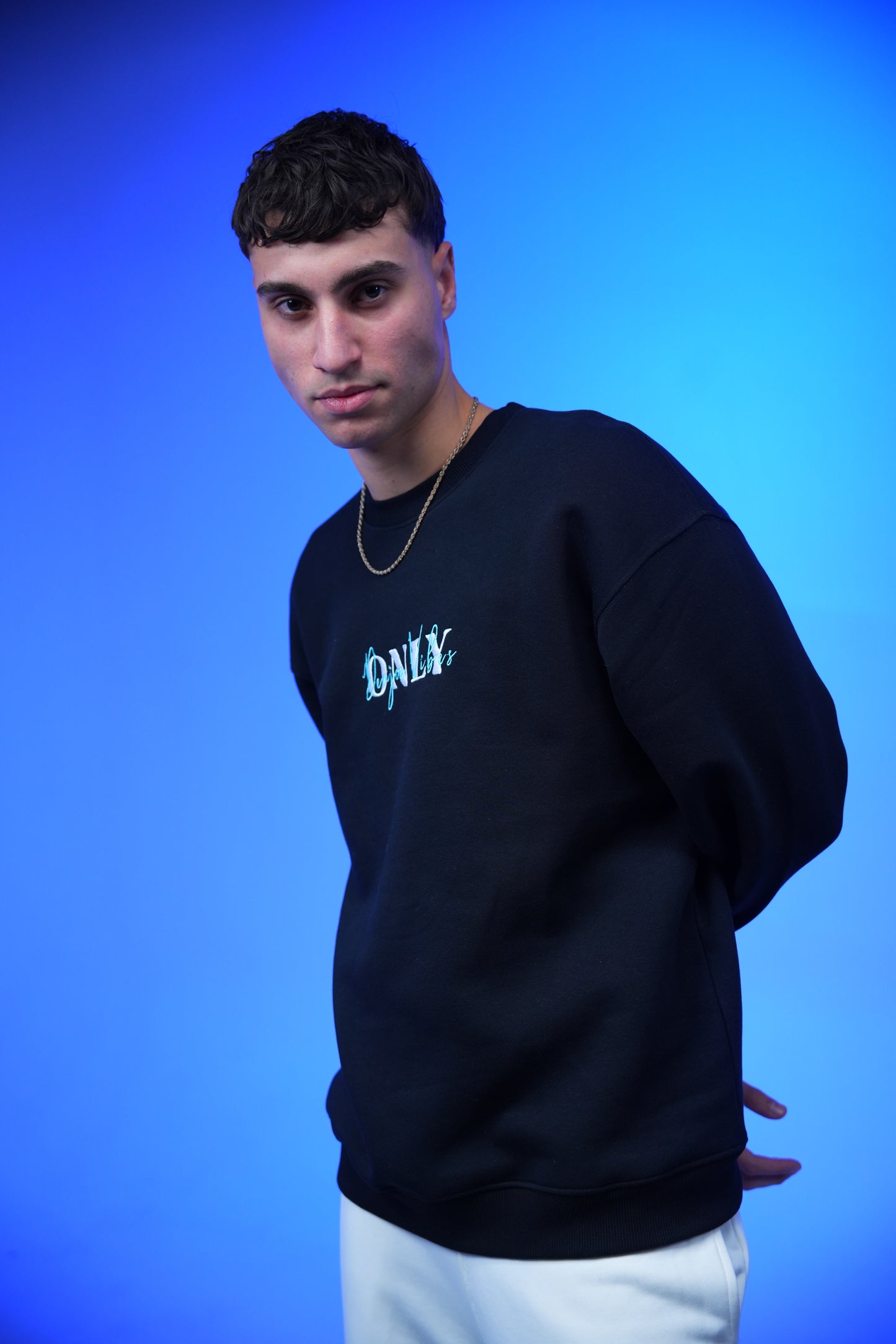 “ONLY” Embroidery Oversized Crewneck Sweatshirt Black - Denjoe