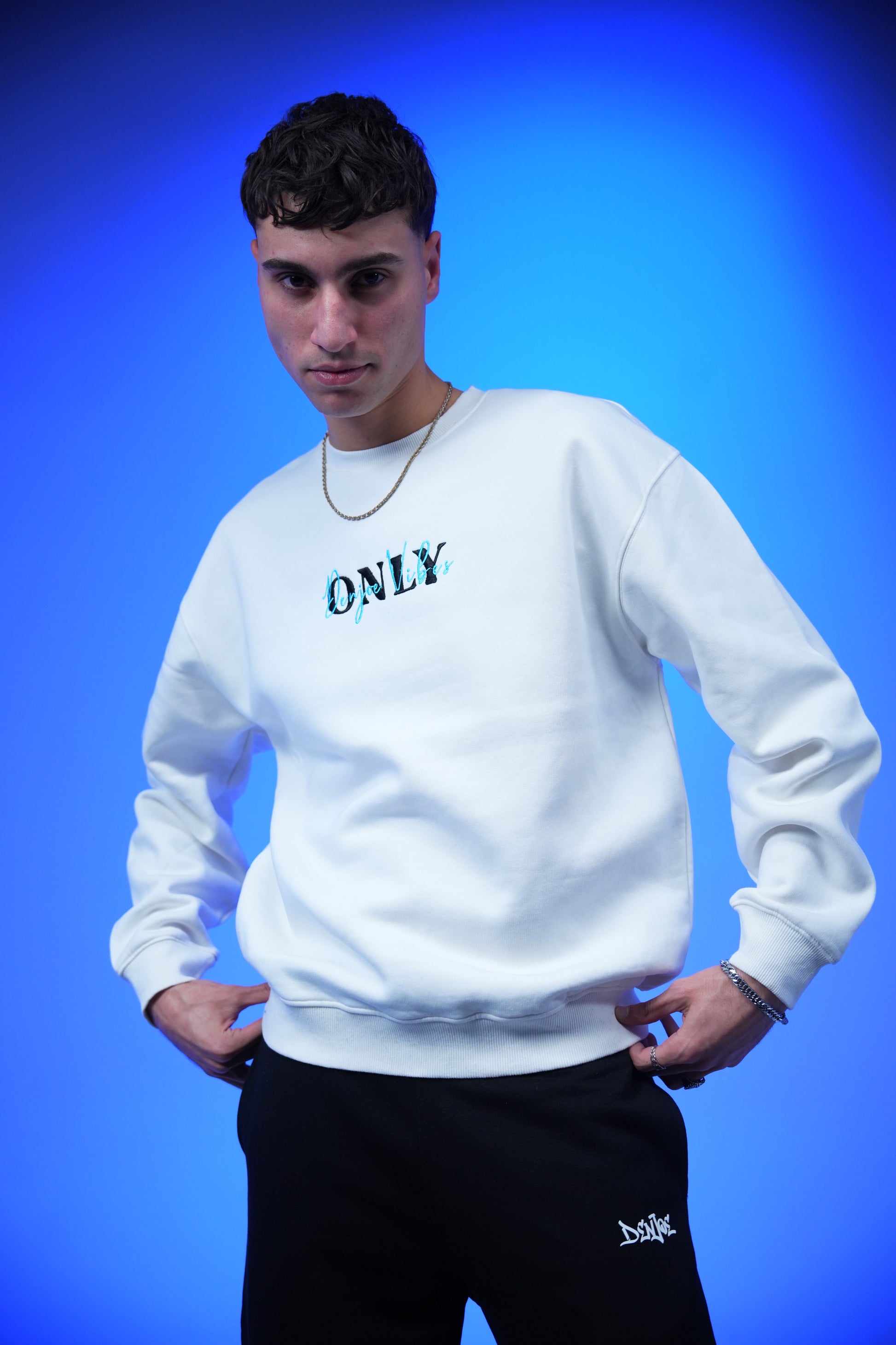 “ONLY” Embroidery Oversized Crewneck Sweatshirt white - Denjoe