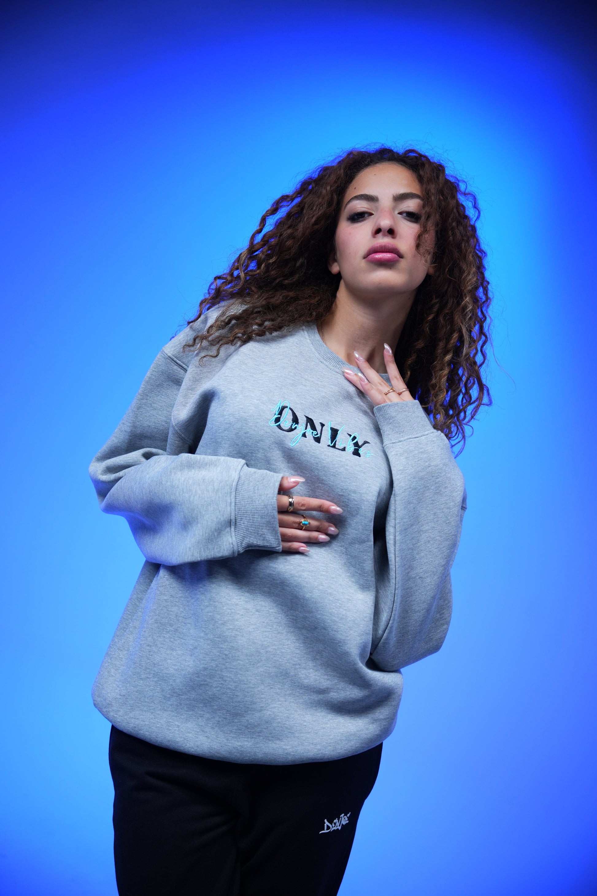 “ONLY” Embroidery Oversized Crewneck Sweatshirt Light Gray - Denjoe