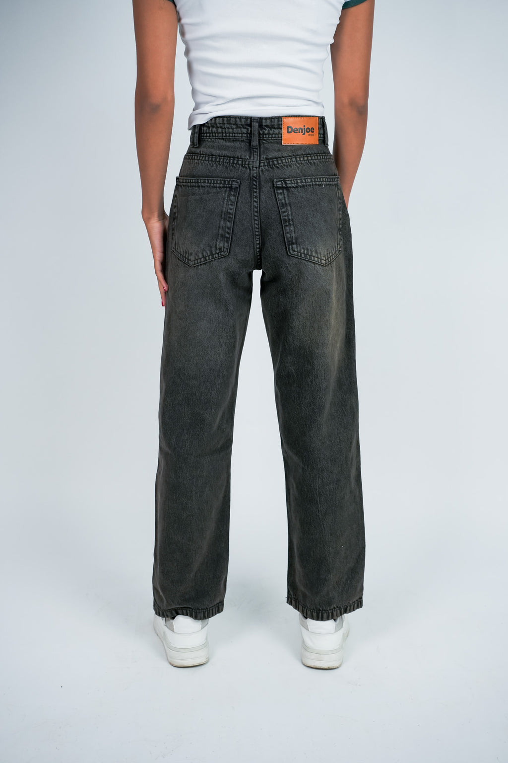 Relaxed Jeans Regular Waist - Washed Brown