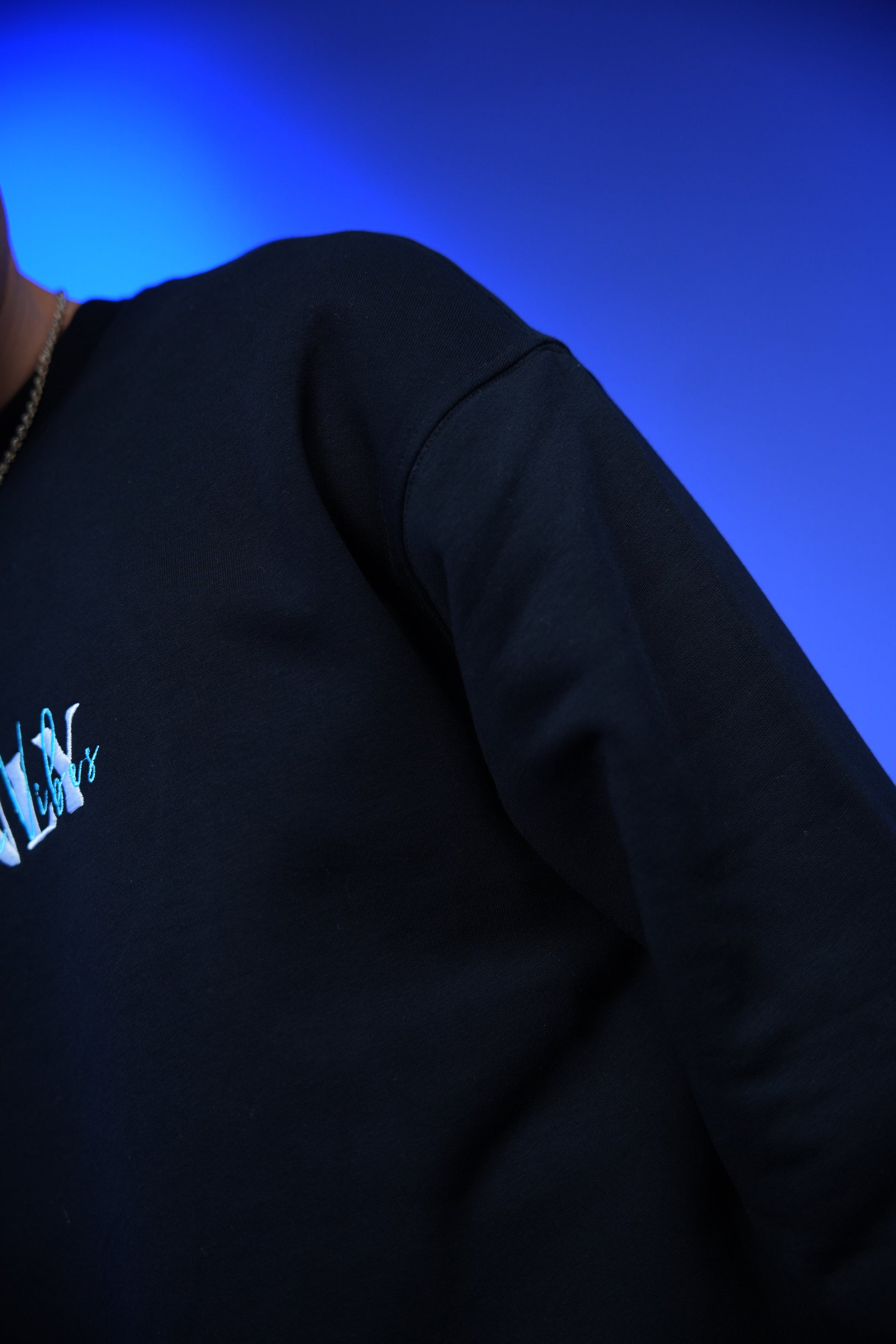 “ONLY” Embroidery Oversized Crewneck Sweatshirt Black - Denjoe